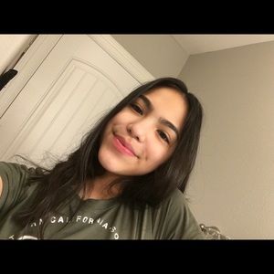 Meet your Posher, Ariana